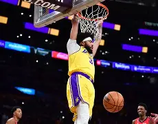 m6米乐投注-浓眉哥在FPX比赛中大比分领先摩纳哥门线救险备战NBA常规赛，现场解说直呼：C罗赛后怒摔奖牌的简单介绍